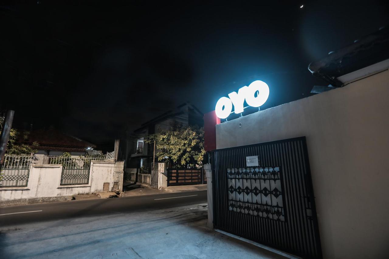 Hotel Oyo 133 Griya Ciaji Giacarta Esterno foto